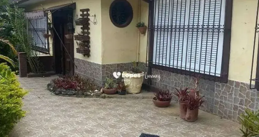 Linda casa estilo colonial com 5 quartos à venda, 197 m² por r$ 2.300.000 - coronel veiga - petrópolis/rj