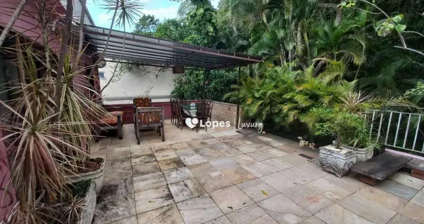 Cobertura duplex com 4 quartos em um dos melhores condomínios da lagoa