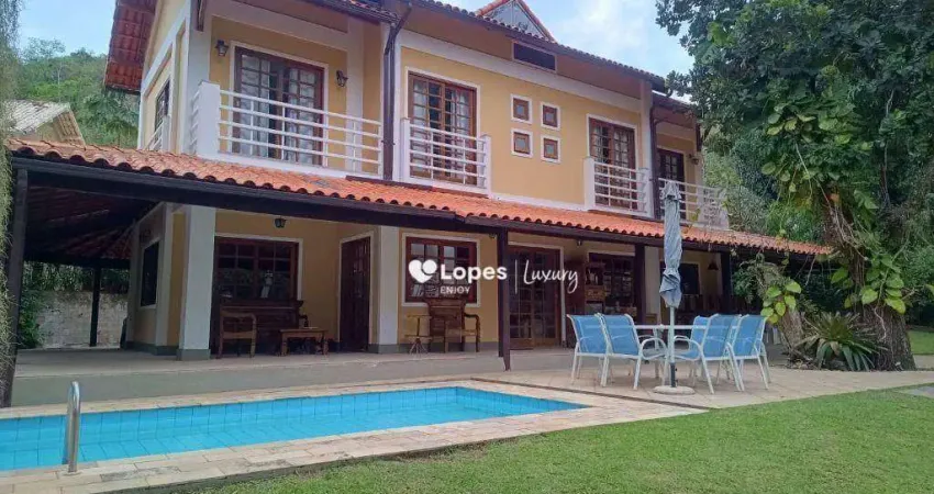 Maravilhosa casa com 4 quartos com suítes em condomínio fechado em vargem pequena