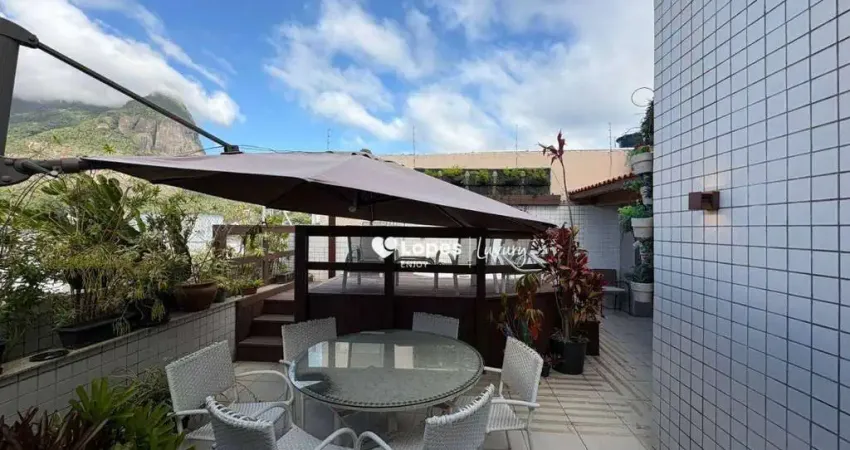 Jardim oceânico - cobertura duplex porteira fechada, reformado e em porcelanato. vista para pedra da gávea. barra da tijuca/rj.