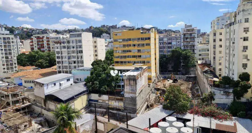 Catete especial!! sala e quarto amplo, reformado, otima localização, andar alto com vista livre