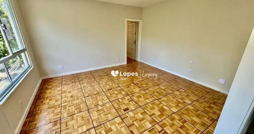 Lopes Enjoy Vende Apartamento 3 quartos, Reformado, 80m², 1 vaga - Tijuca;