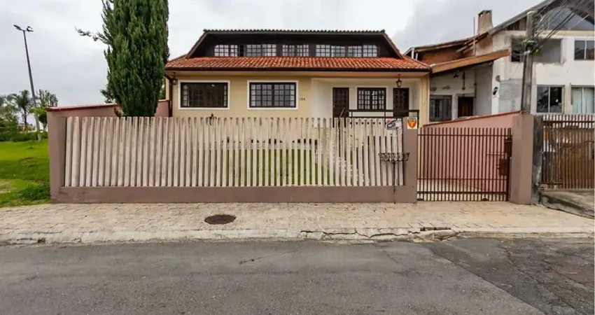 Casa com 4 quartos à venda na Rua Alexandre Dalcuch, 156, Bacacheri, Curitiba