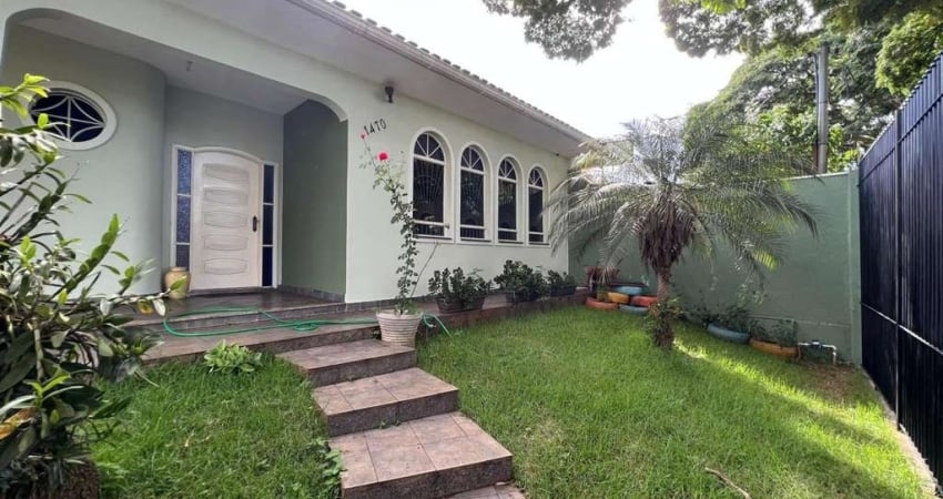 Casa para Venda em Maringá, Zona 05, 3 dormitórios, 3 suítes, 4 banheiros, 6 vagas