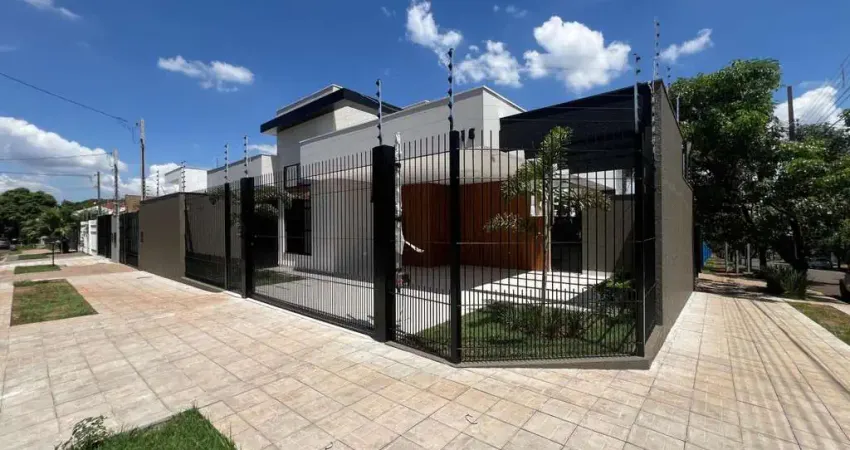 Casa com 3 quartos à venda na Rua Pioneiro Waltheir Maruchi, 16, Jardim Ipanema, Maringá