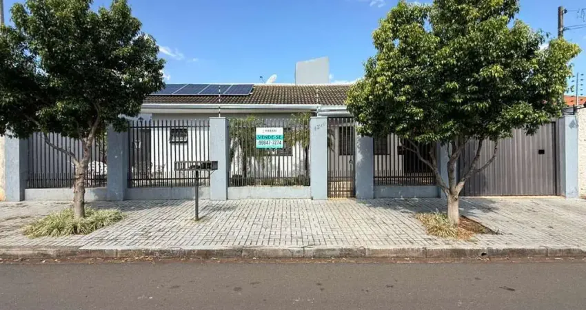 Casa com 3 quartos à venda na Rua Darville Antônio Huergo, 1340, Parque das Laranjeiras, Maringá