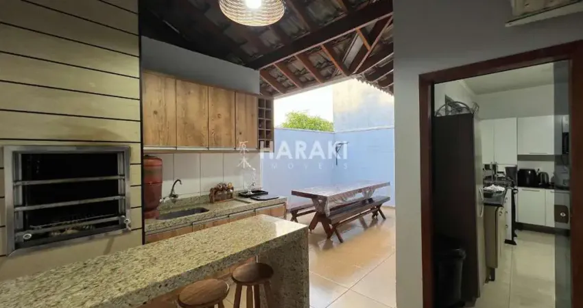 Casa com 3 quartos à venda na Rua Eufrásia Carmona Bustos, 292, Jardim Monte Rei, Maringá