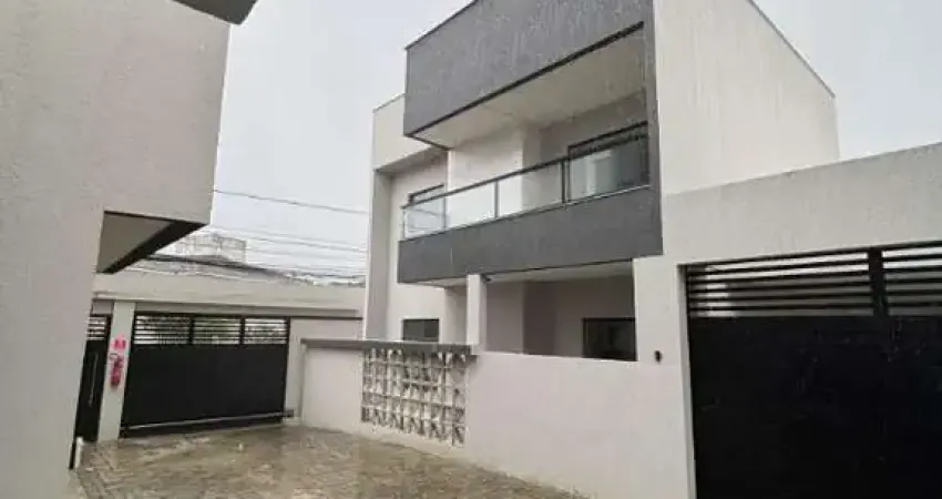 Casa para Venda e Aluguel em Buraquinho, 4 Quartos, Suíte e Varanda