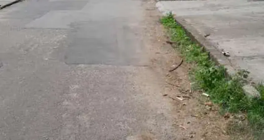Terreno à venda na Rua Francisco Dzikowicz, 95, Pinheirinho, Curitiba