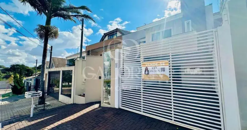 Sobrado com ampla área de lazer e sobra de terreno no recanto tropical