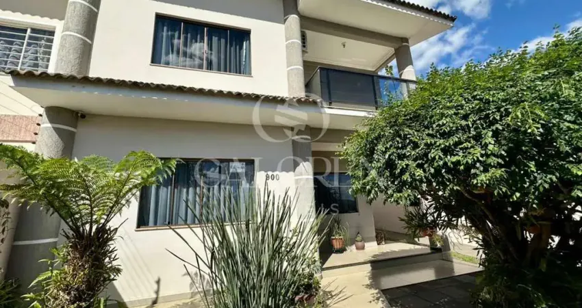 Sobrado à venda com garagem para barco, centro, cascavel - pr