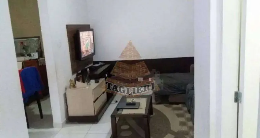 Pari dois sobrados c/ cada: 2 quartos, sala estar e jantar, cozinha, 2 b.