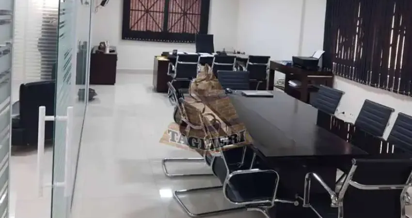 Vendo ou alugo prédio comercial na Moóca 3 andares 600m2