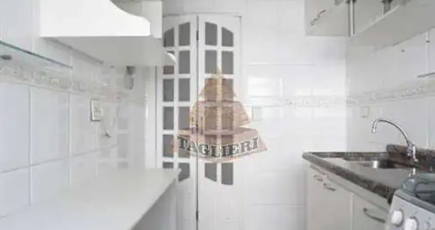 Apto.  3 dormitórios com 65 mts reformado recentemente com porcelanato