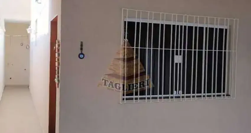 São dois quartos  um com suíte, área de serviço no fundo na parte supeior