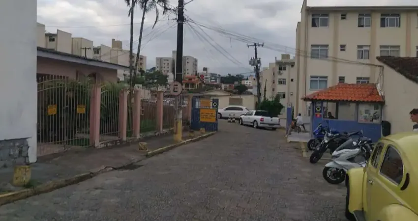 Apartamento com 2 quartos para alugar na Rua Ida Constantino Zuchinali, 120, Praia Comprida, São José