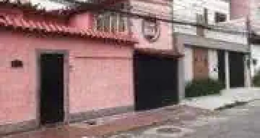 Casa com 2 quartos no parque leopoldina, bangu com excelente localiza