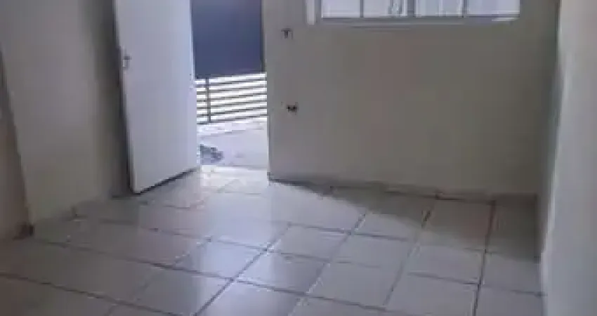 Casa térrea a venda - localizado na rua pedro de brito, no bairro cangaíba
ótima oportunidade para sair do aluguel
2 dormitórios
1 banheiros
1 vaga de garagem
lavanderia