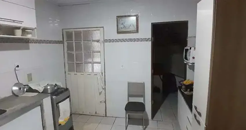 Casa à venda na vila sônia – ampla e bem localizada por r$ 300.000,00
excelente oportunidade para quem busca uma casa espaçosa em uma das regiões mais valorizadas da zona oeste de são paulo.
localizaç
