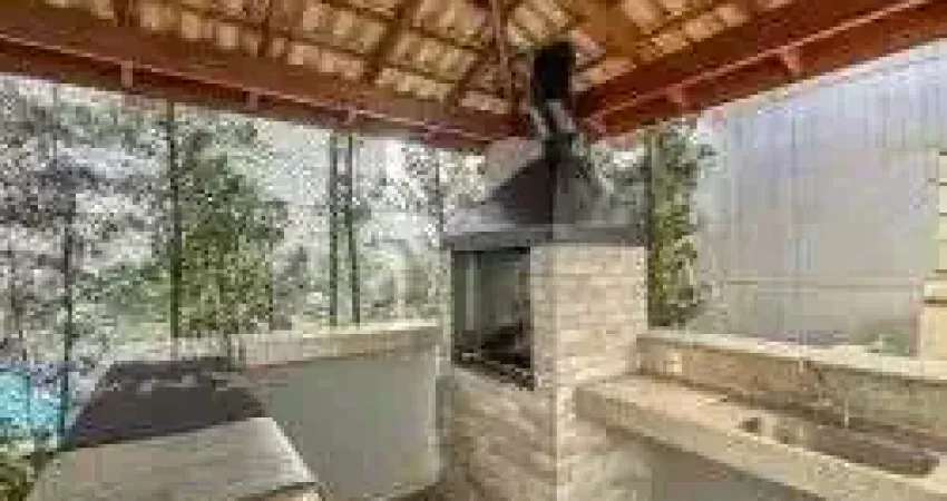 Apartamento - santa marina / são paulo
vende-se apartamento com 2 dormitórios, 1 banheiro, sala, cozinha e área de serviço. condomínio com churrasqueira, quadra poliesportiva, academia, salão de jogos