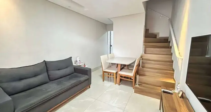 Localizado no bairro jardim peri, em são paulo, este sobrado de 3 dormitórios oferece uma excelente oportunidade de parcelamento com parcelas reduzidas. com uma suíte, dois banheiros e uma vaga de est