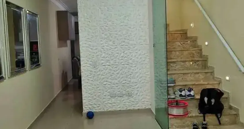 Localizado no coração do centro de franco da rocha, este sobrado encantador oferece uma oportunidade única para quem busca um imóvel aconchegante e com condições especiais de pagamento. com dois dormi