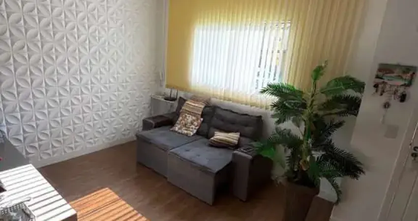 Casa no mar azul com club privativo
casa com : 3 quartos sendo 2 suites
4 banheiros sala cozinha com móveis planejados
area externa com edicula churrasqueira
placa solar quartos climatizados
o la