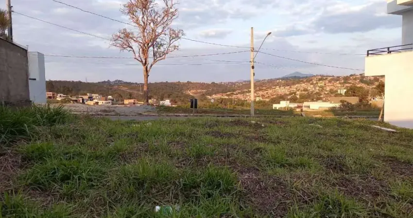 Terreno em condomínio fechado à venda no Condomínio Estância dos Lagos, Santa Luzia