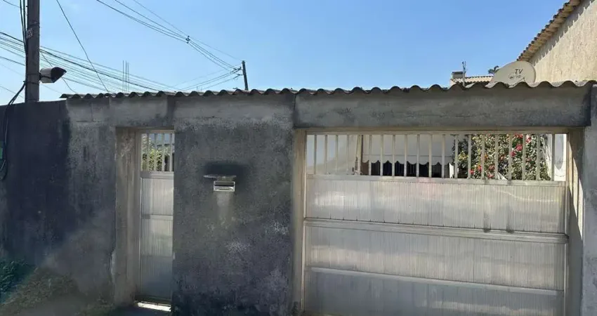 Venda - casa com 3 quartos, garagem e quintal preço abaixo de avaliação santa cruz - rio de janeiro - rj