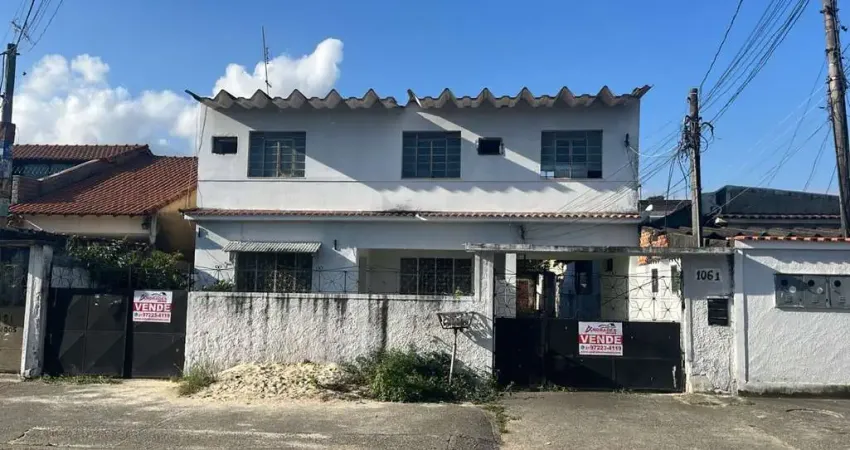 Venda - casa com 2 quartos, quintal e área de serviço - santa cruz - rio de janeiro - rj