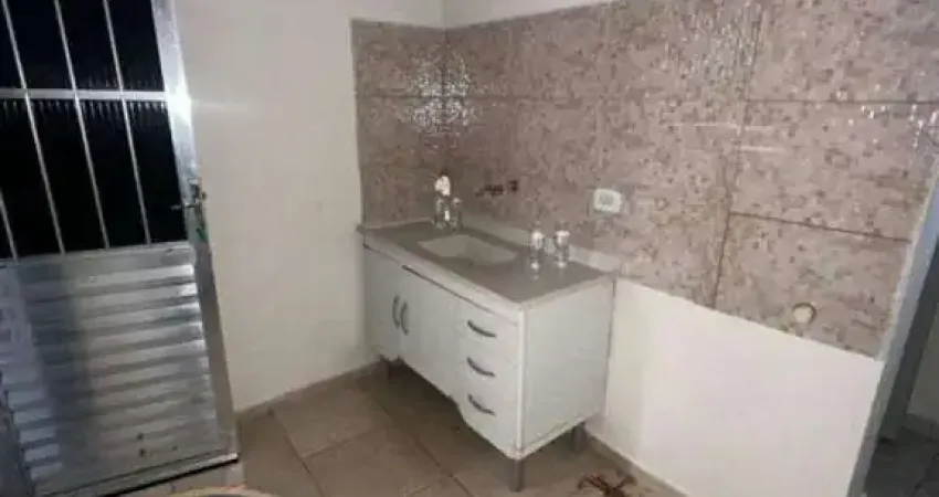 Casa para Locação em Guarulhos, Cocaia, 1 dormitório, 1 banheiro