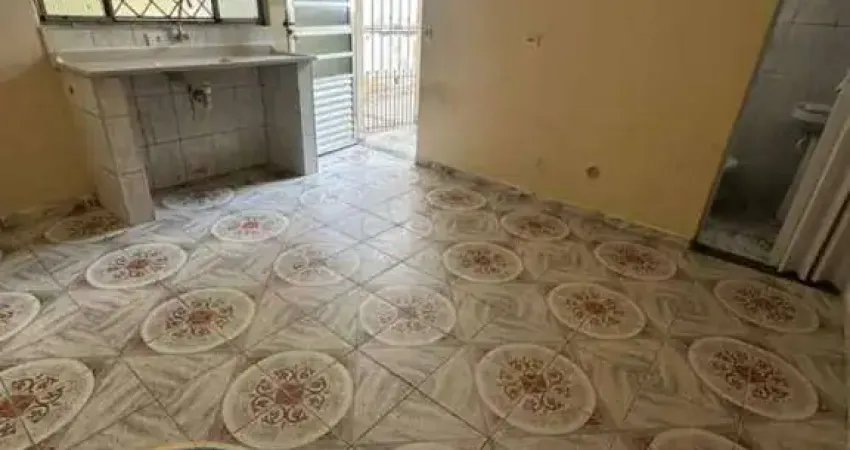 Casa para Locação em Guarulhos, Cocaia, 1 dormitório, 1 banheiro