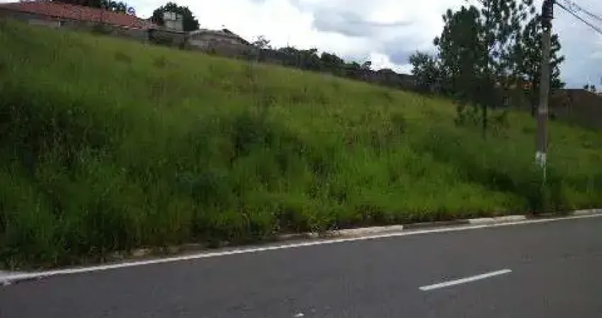 Terreno à venda na regiâo do Alphaville, topografia plana.