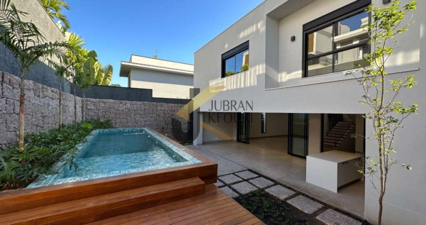 Casa à venda no Alphaville D. Pedro - Campinas, 4 suítes com closet, lazer privativo e garagem para 4 carros