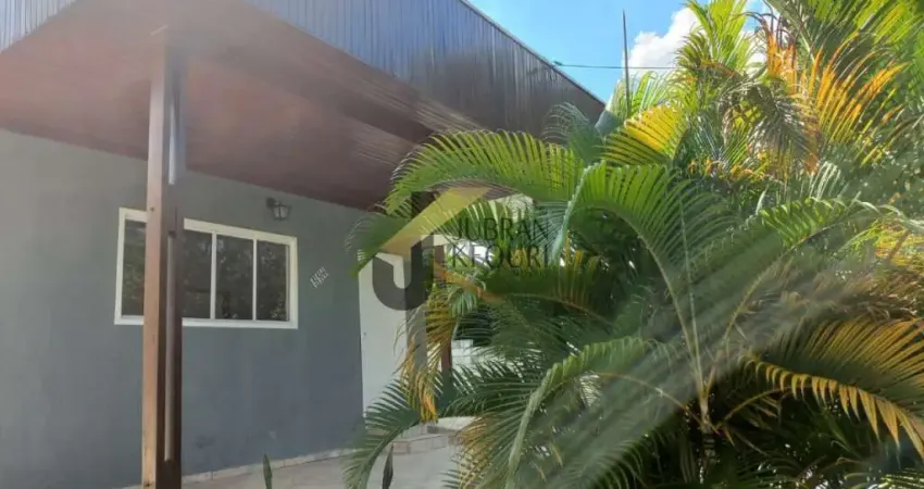 Casa `venda em condominio na região do Alphaville essa linda casa  com 3 quartos,