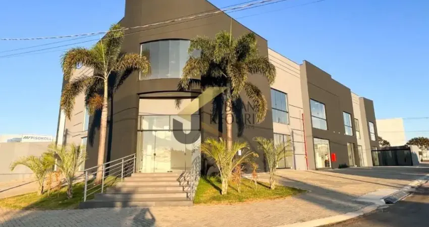 Salão comercial à venda em Americana, com 2 pavimentos, 8 banheiros, 2 vestiários para funcionários, 2 cozinhas e 17 vagas de estacionamento.