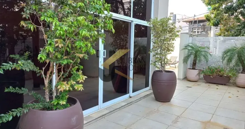 Apartamento à venda no Cambuí - Campinas, com 2 suítes, lazer comum e 2 garagens.
