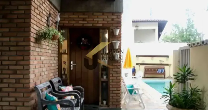 Casa com/res à Venda, Vila Virgínia, Campinas, SP. Com 5 dormitórios sendo 1 suíte, 3 salas, 5 banheiros, 4 vagas.