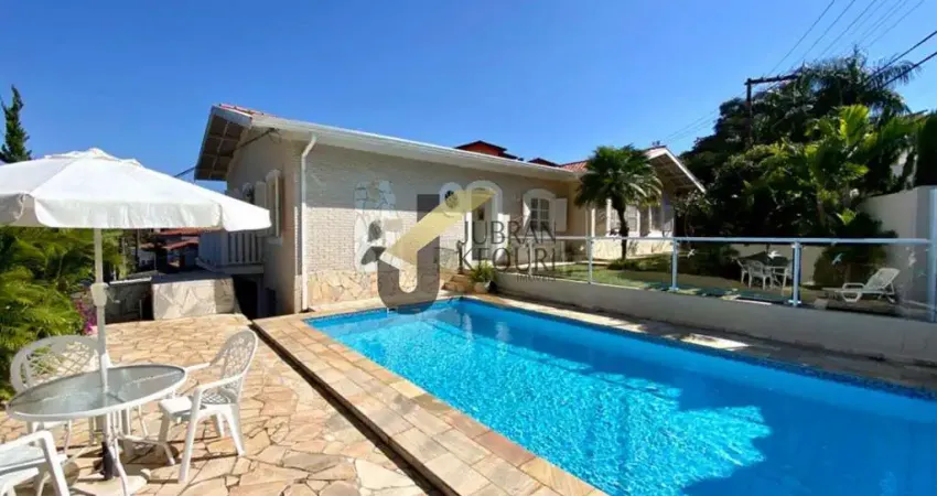 Casa à venda próximo ao colégio coração de jesus,4 dormitórios(suíte),4 vagas,lazer privativo.de esquina,várias salas,amplo living com varanda,ar.