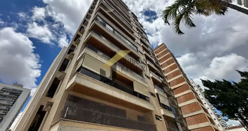Apartamento de alto padrão à venda no Cambuí, 4 quartos (2 suítes), lazer e 3 vagas de garagem no subsolo.