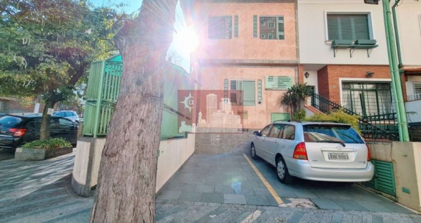 Casa comercial com 7 salas para consultório e  2 vagas