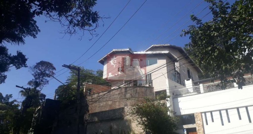 Sobrado em rua fechada- Tremembé
