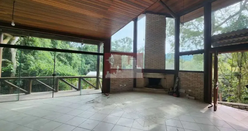 Casa em condomínio fechado com 4 quartos para alugar na Rua Gravatá, 300, Serra da Cantareira, Mairiporã