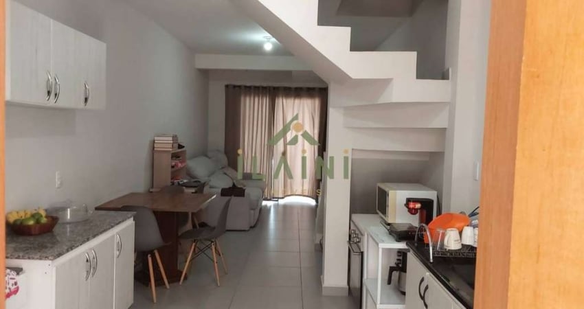 Sobrado á venda com 2 suítes bairro Sta Regina em Camboriú SC