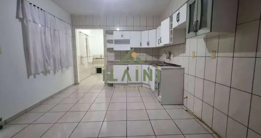 Casa com 2 quartos para alugar na Rua João Nestor Simas, Lídia Duarte, Camboriú