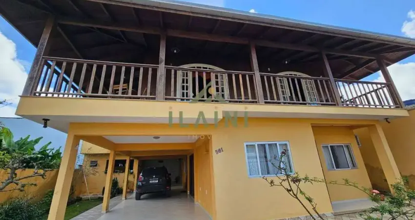 Casa ampla a venda, em ótima  localização no centro de camboriú!