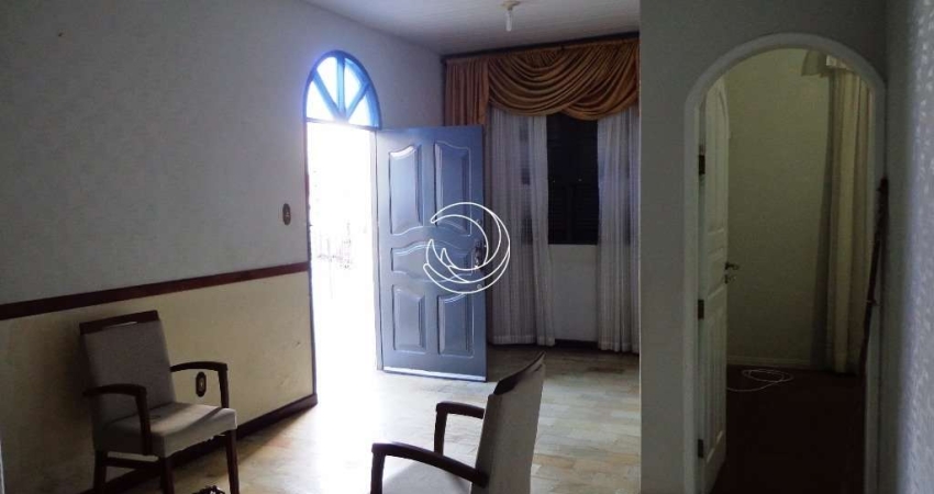 Casa Residencial de 3 dorms no bairro Centro