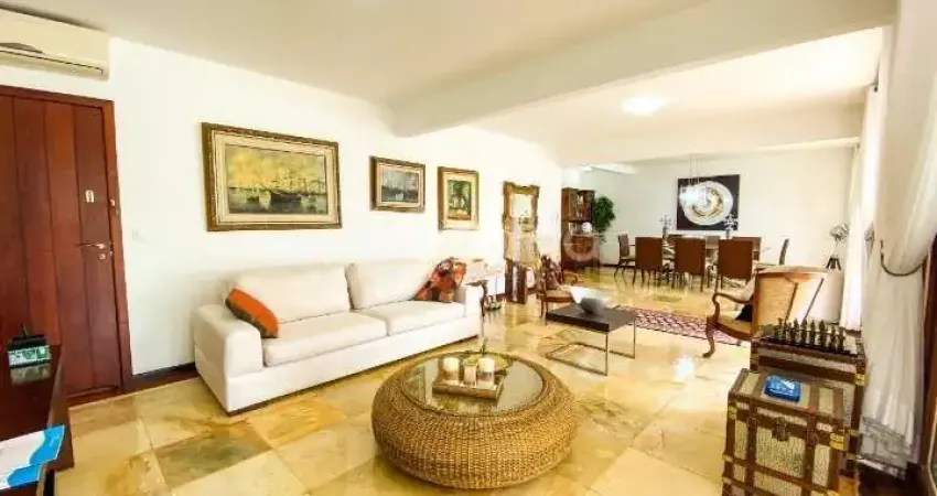 Casa de 291m2 com 4 quartos sendo 2 suítes em João Paulo