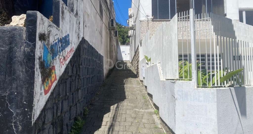 Terreno de 274m² no Centro