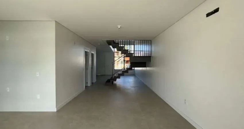 Casa Residencial de 3 dorms no bairro Lagoa Da Conceição